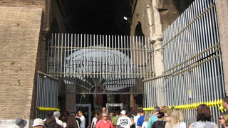 ◆コロッセオへの入場は長蛇の列。。。