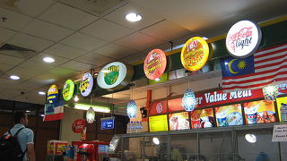 出国審査後の空港内のレストランはないと思って！