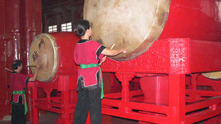 太鼓ショーは３０分おき（鼓楼）