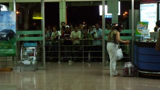 深夜着便でもTaxiカウンターで手配して市内へ行けちゃう☆