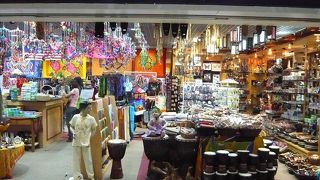 おみやげは空港で買えます