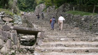安土城址は山登りです。