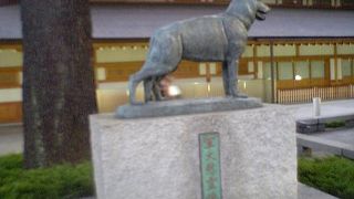 靖国神社の軍犬慰霊像