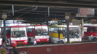 マニラ～バタンガス港の高速バス