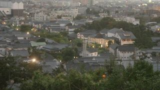 阿智神社から倉敷の甍を見る