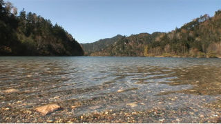 菅沼　透明度の高い水