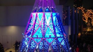 豪華イルミネーションの饗宴