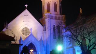 教会とイルミネーション