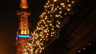 ホワイトイルミネーションとクリスマス市