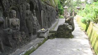 ウブドイエプル遺跡