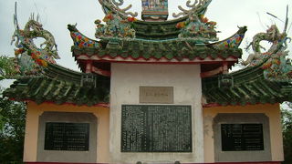 昔の悲惨な出来事に思いを