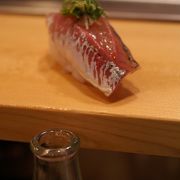 魚がし横丁で一番？の行列　寿司大