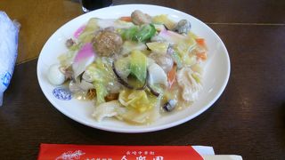 店構えに反して中は普通です