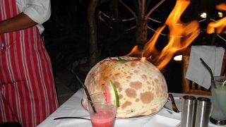 パパスカフェのピザ