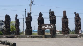 「道の駅・井波」は木彫りの里