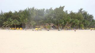 日本人専用ビーチみたい…。