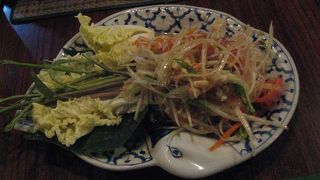 BAAN　KHUN　MAE　老舗タイ料理　サイアムスクエア