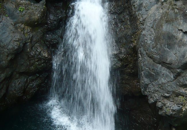 小岐須渓谷にある 『鮎止の滝』