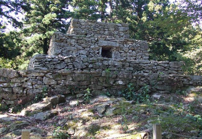 方形の仏塔　～熊山遺跡