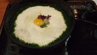 参道沿いの蕎麦屋