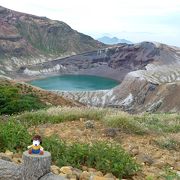 エメラルドグリーンの美しい 『お釜』