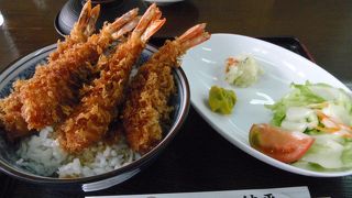 地元の方の食堂で観光客は少ないです