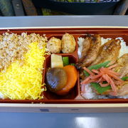 鶏づくし弁当 ￥８５０−