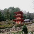長福寺三重塔は国内でも有数の美しい塔である