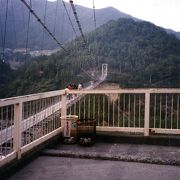 十津川に架かる谷瀬の吊り橋です