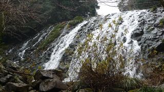 『鹿目の滝・平滝』◆「鹿目の滝」は３つの滝の総称です