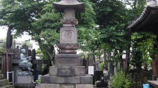 築地塀が有名なお寺は、赤穂浪士ゆかりの寺、観音寺