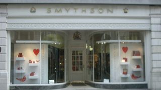 Smythson には高級文房具がたくさん