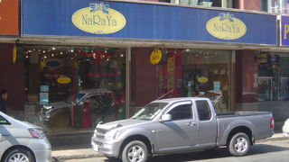 女性に大人気　「ナラヤのリボンバック」