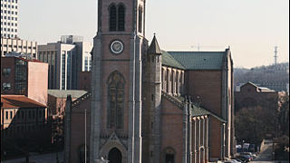 韓国初のゴシック建築、カトリック教会のシンボル