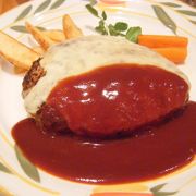 肉汁スゴイ！！「とくら」のハンバーグ