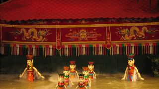 ホーチミンで見られる水上人形劇