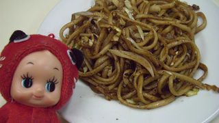 焼きうどん発祥の地「だるま堂」