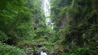 岡山県では唯一の日本の滝百選『神庭の滝』