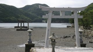海に続く鳥居