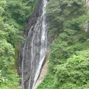 『鱒返しの滝』　大山滝に負けない程のスケール感