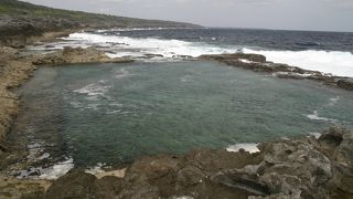 天然の海水プール