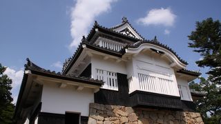 山城に残る唯一の現存天守