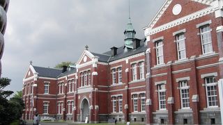 北の丸公園にある近代美術館工芸館は明治洋風煉瓦建築物、江戸城の城門散歩の巻