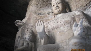 雲崗石窟寺院群への行き方。