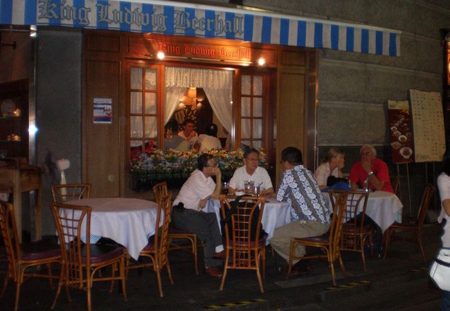 キング・ルートヴィヒ尖東店～料理もおいしいビア・ホール