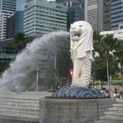 シンガポールといえばマーライオン