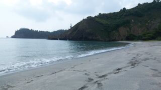 静かな砂浜ビーチ