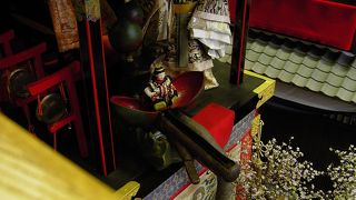 曳山（西王母山）のからくり人形は桃太郎伝説、大津祭曳山展示館の巻