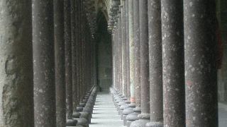 モンサンミッシェルは修道院です