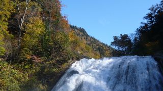 北海道のナイアガラ！？　天人峡の『敷島の滝』